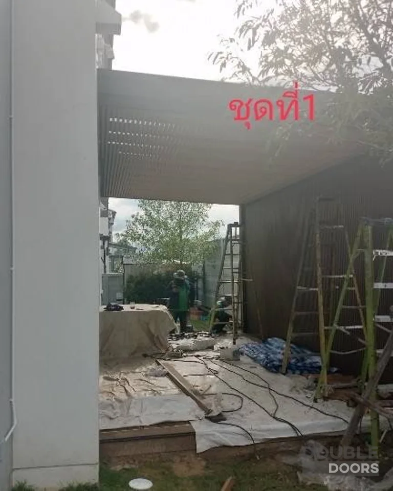 ประตูบานเฟี้ยม ทางเข้าและประตูหน้าบ้าน ก่อนติดตั้ง