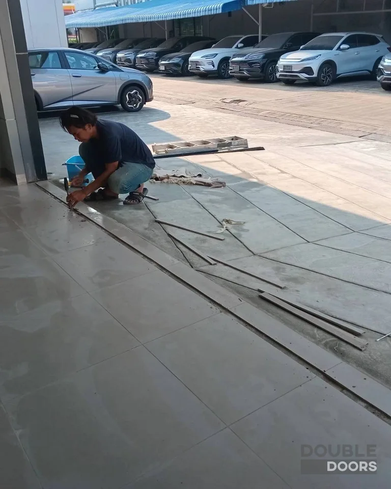 ประตูบานเฟี้ยม กั้นพื้นที่ปรับอากาศ หลังติดตั้ง
