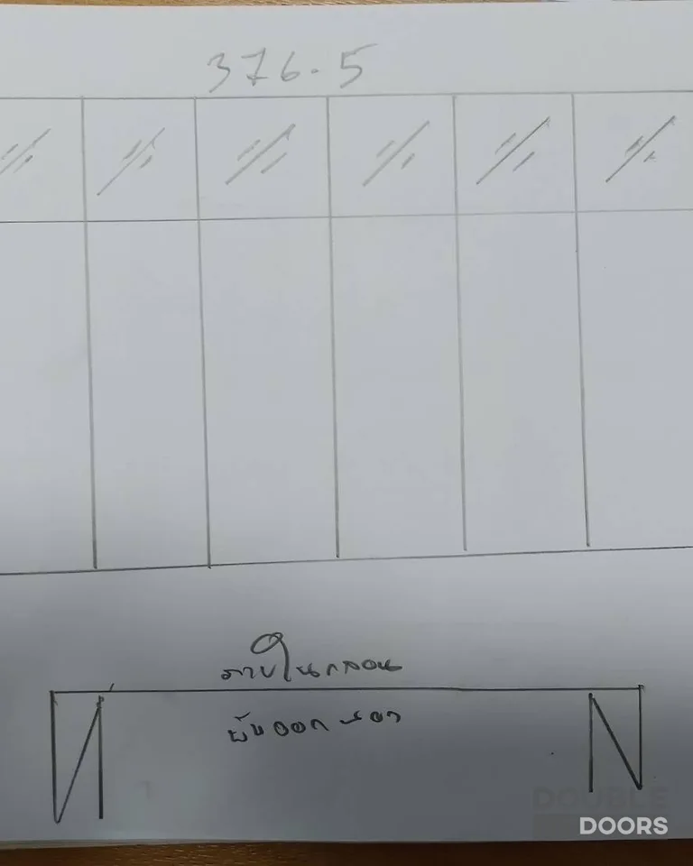 ประตูบานเฟี้ยม กั้นพื้นที่ปรับอากาศ ก่อนติดตั้ง