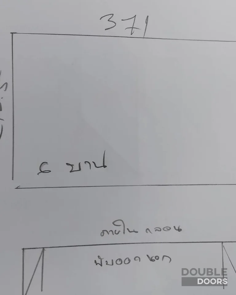 ประตูบานเฟี้ยม กั้นพื้นที่ปรับอากาศ ก่อนติดตั้ง